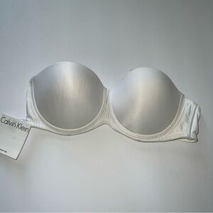 Calvin Klein Bra Women’s 36D White Strapless Underwire Push Up F2712 Straps